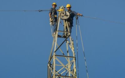 Por que a NR-35 preconiza trabalhos em altura acima de dois metros?